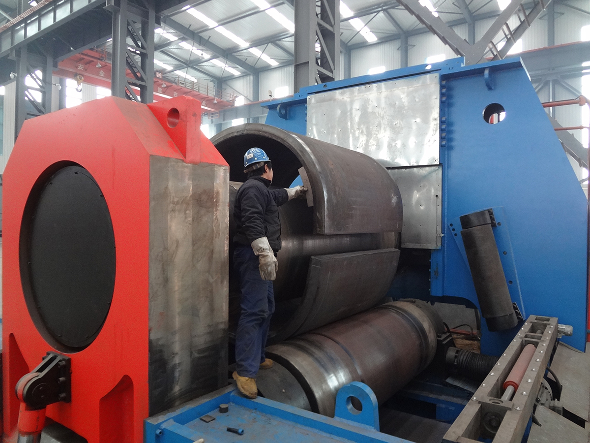 數(shù)控液壓水平下調(diào)式冷、熱卷板機(jī)（冷卷200mm）